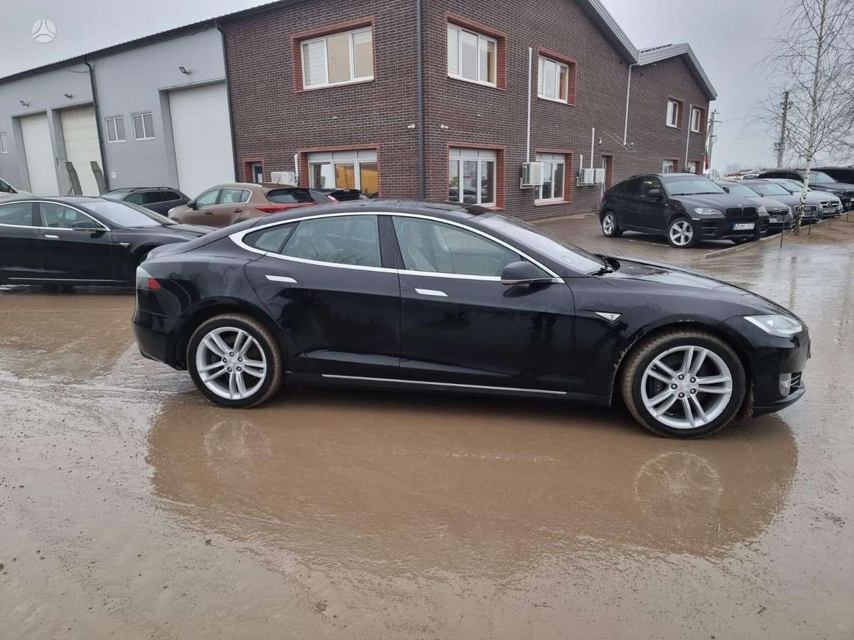Tesla Model S, 85 kWh, hatchback