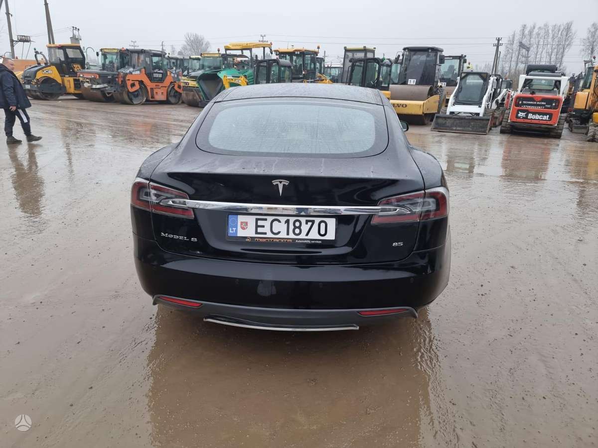 Tesla Model S, 85 kWh, hatchback