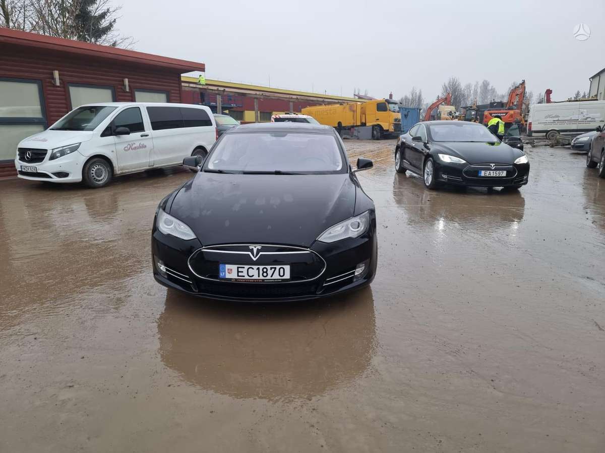 Tesla Model S, 85 kWh, hatchback