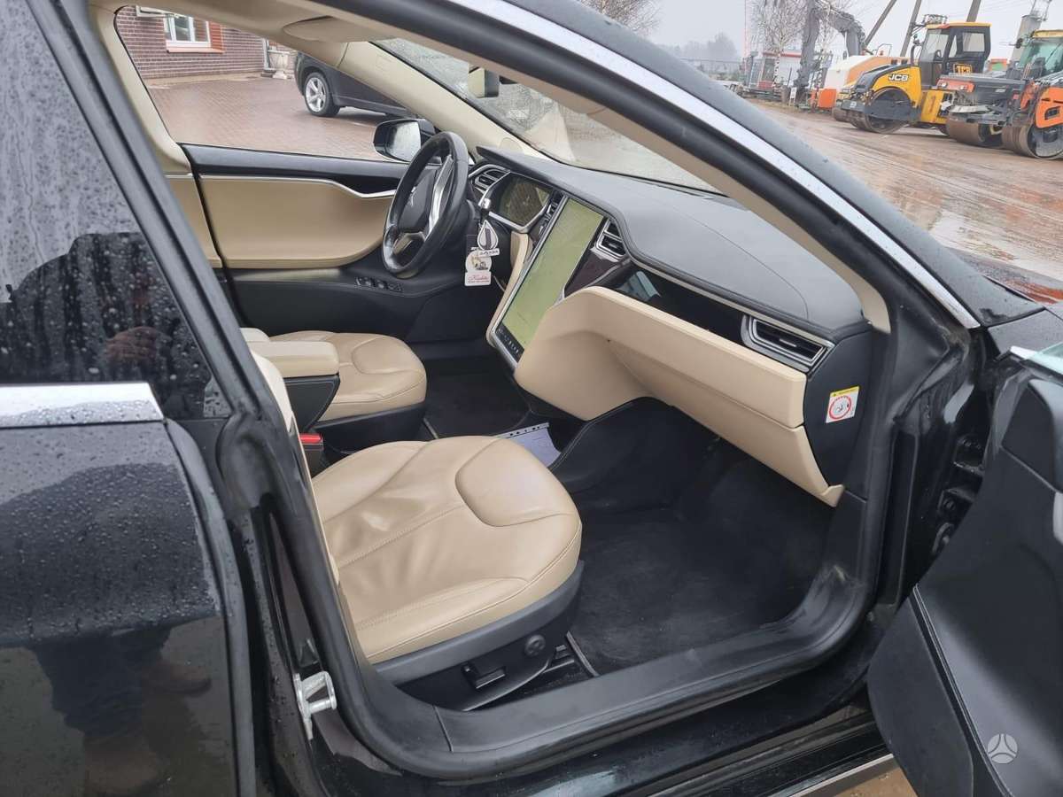 Tesla Model S, 85 kWh, hatchback