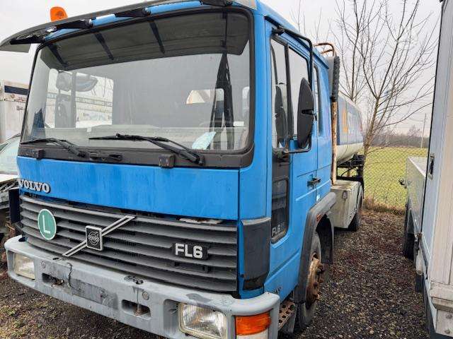 Volvo FL 611, с краном