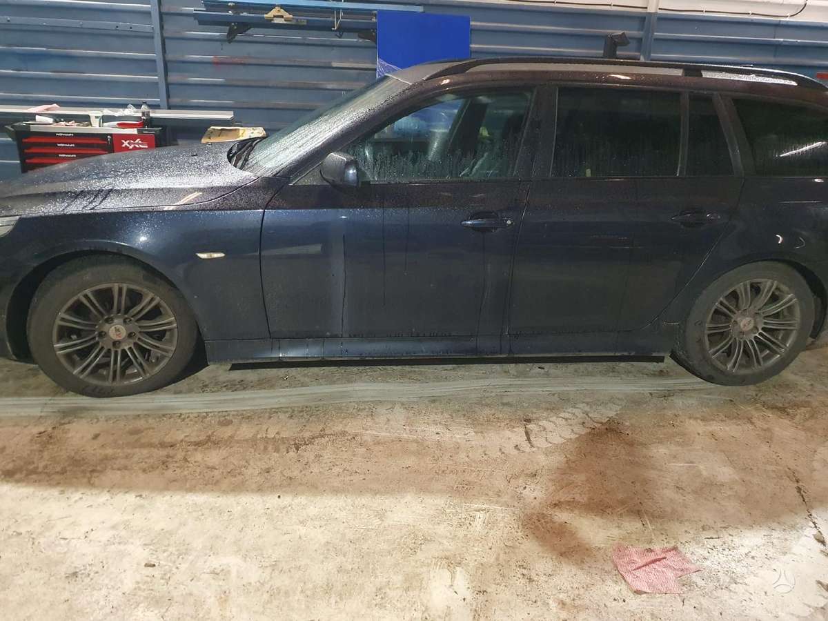 BMW 525
