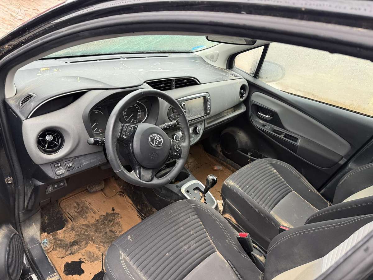 Toyota Yaris for parts