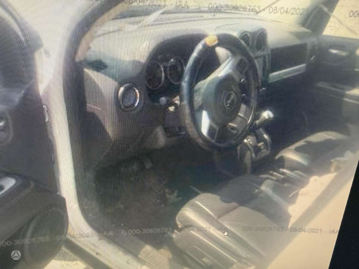 Jeep Compass dalimis