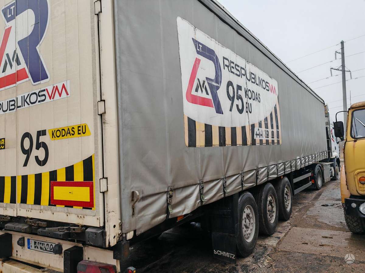 Schmitz SCS 24, užuolaidinės / tentinės