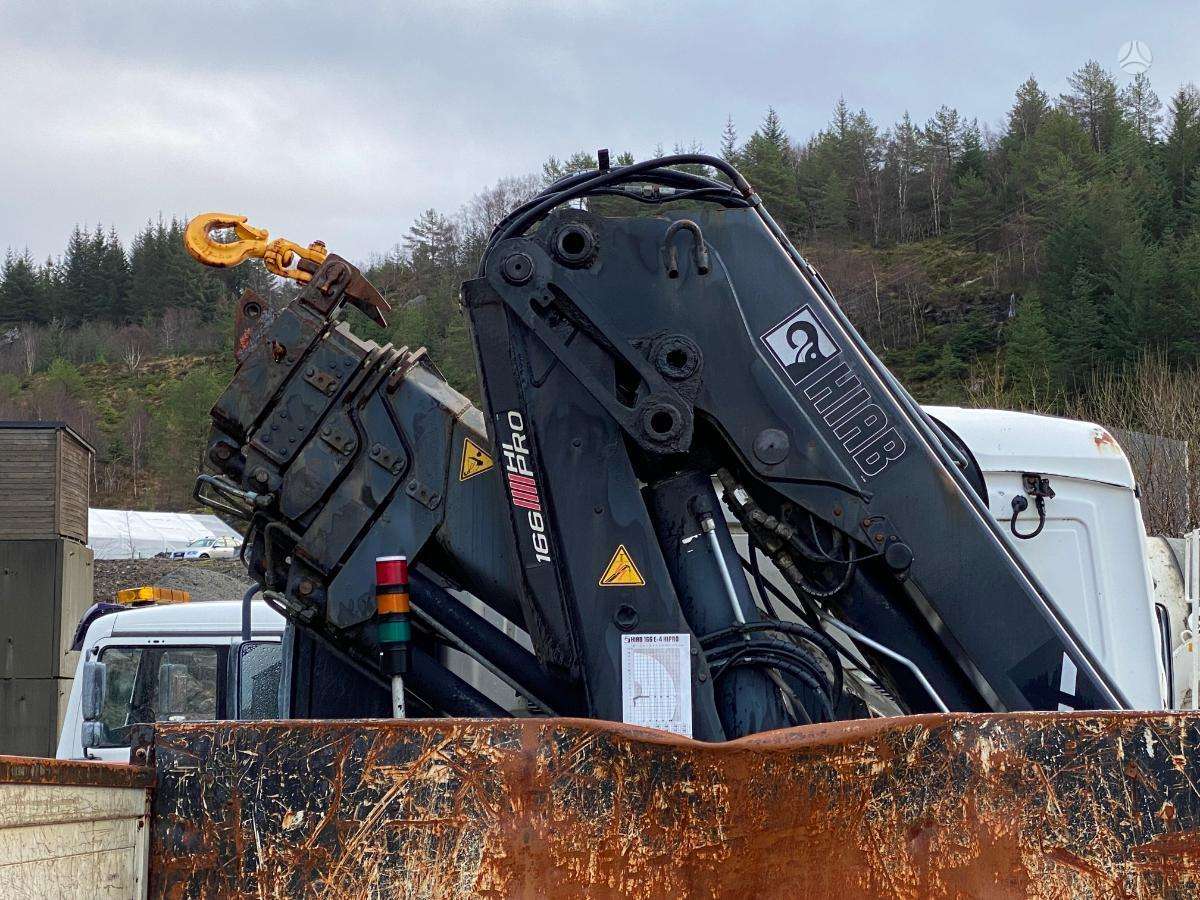 MAN 26.413 FNCL, dumpers with crane