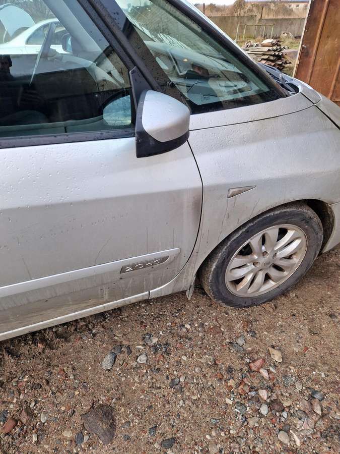 Renault Espace Dalis siunčiame