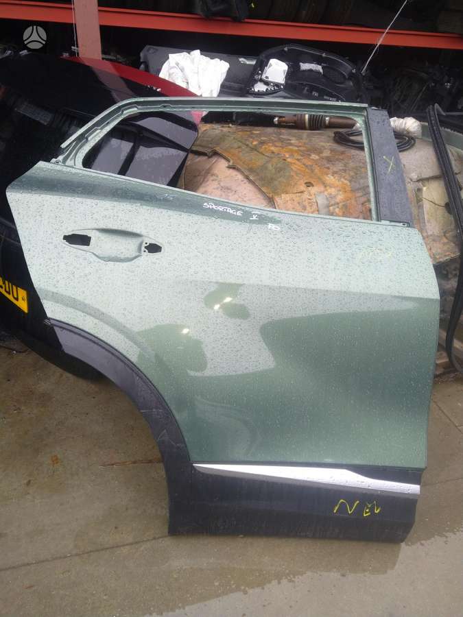 Kia Sportage front grill