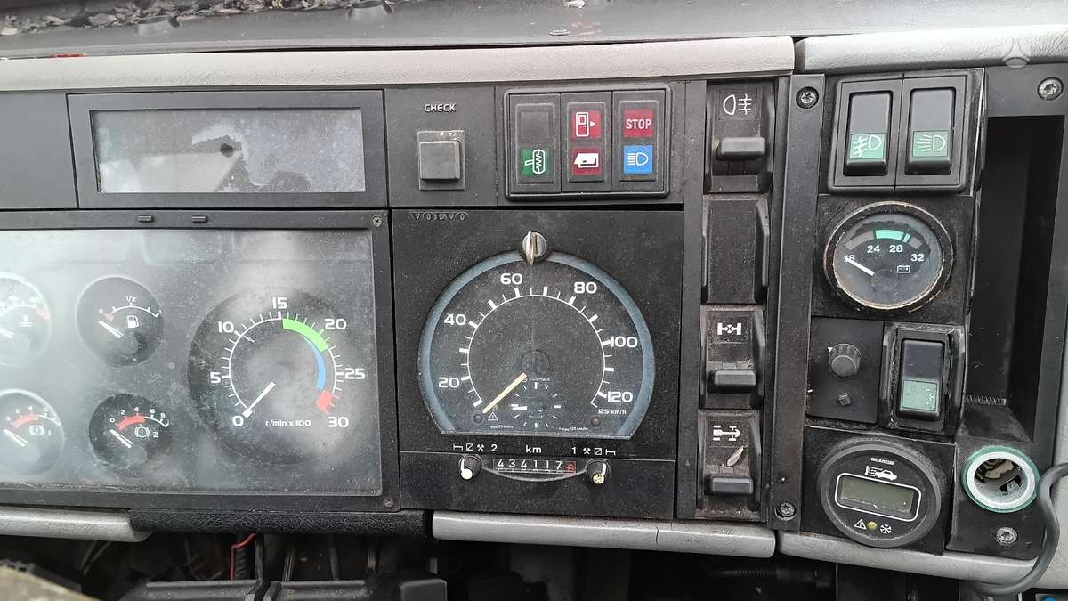 Volvo FL6 bus+ 28 seats, экскурсионныe (кабриолеты)