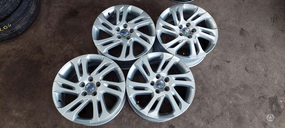 Volvo, lengvojo lydinio, R17
