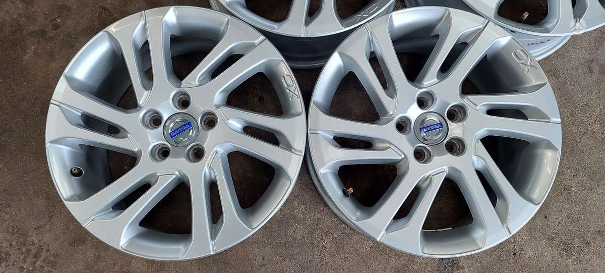 Volvo, lengvojo lydinio, R17