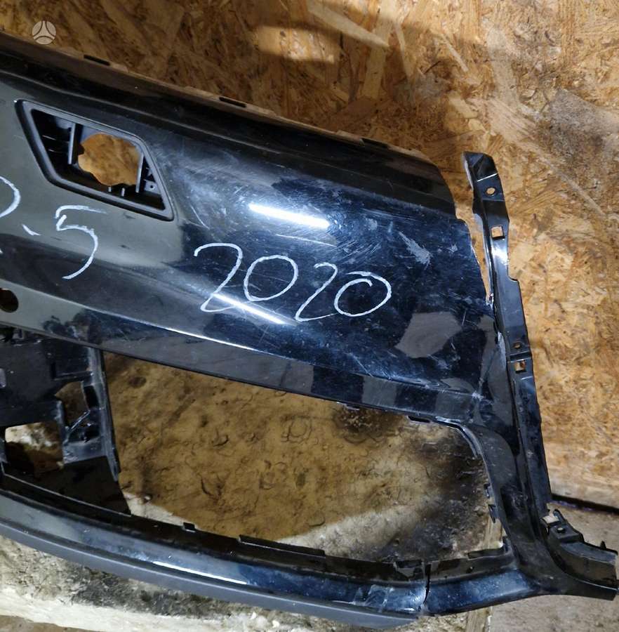 Audi Q5 bamperiai, apdailos grotelės