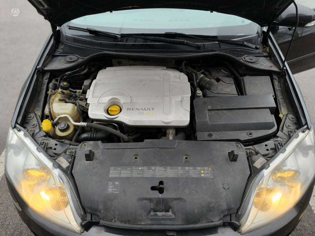 Renault Laguna, Универсал
