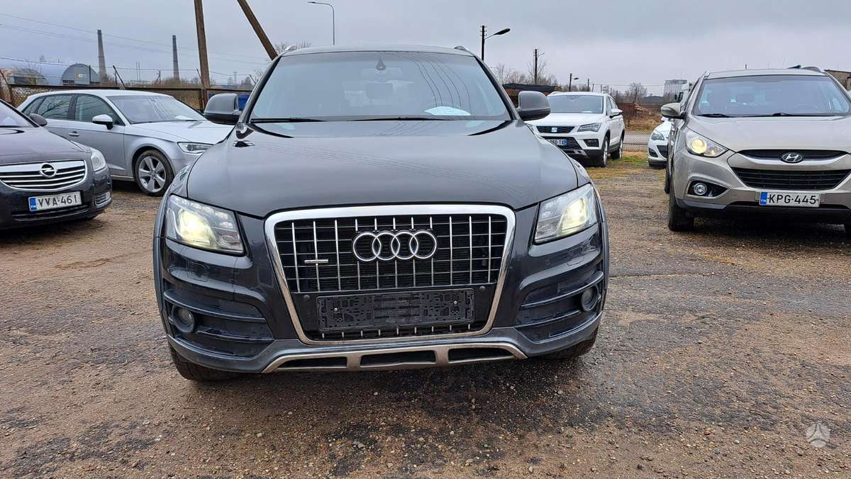 Audi Q5, 2.0 l., off-road / crossover