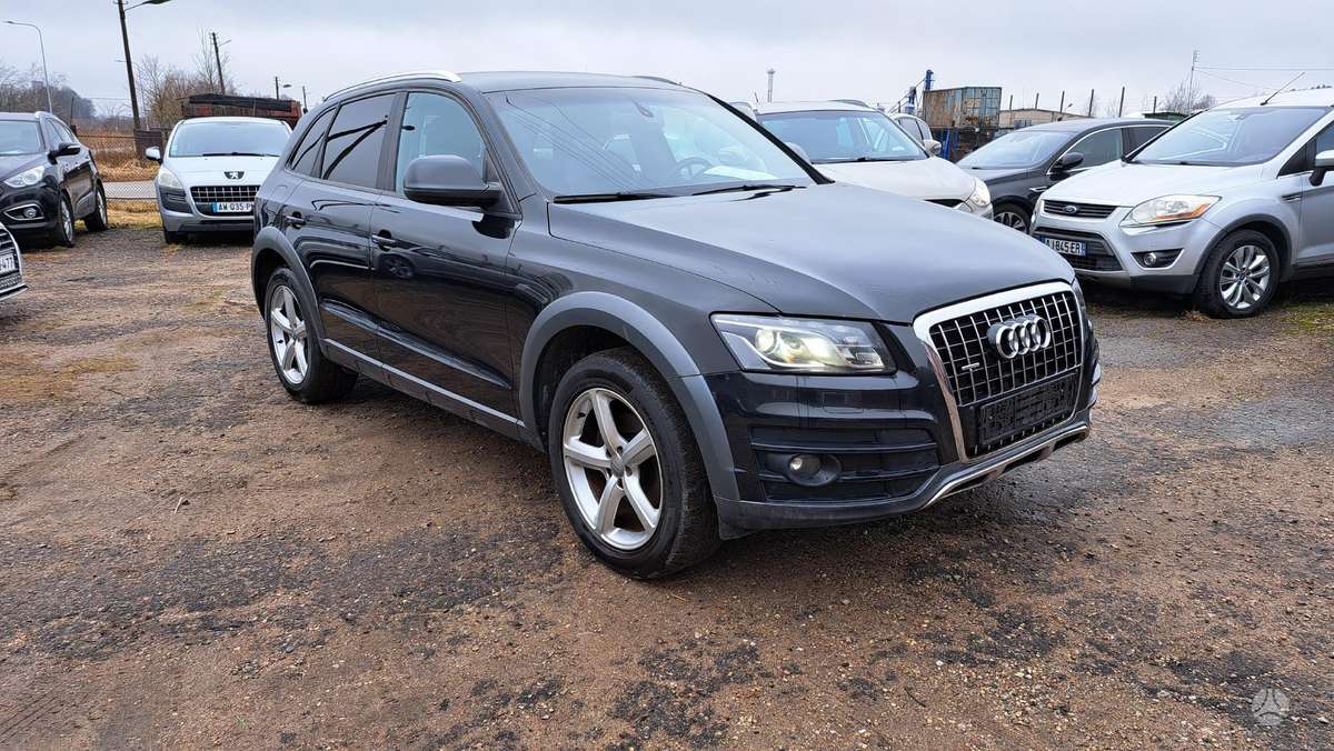 Audi Q5, 2.0 l., off-road / crossover