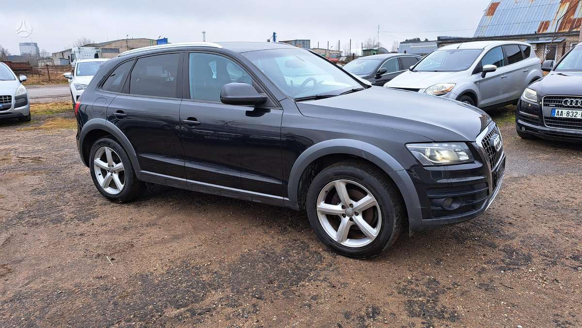 Audi Q5, 2.0 l., off-road / crossover