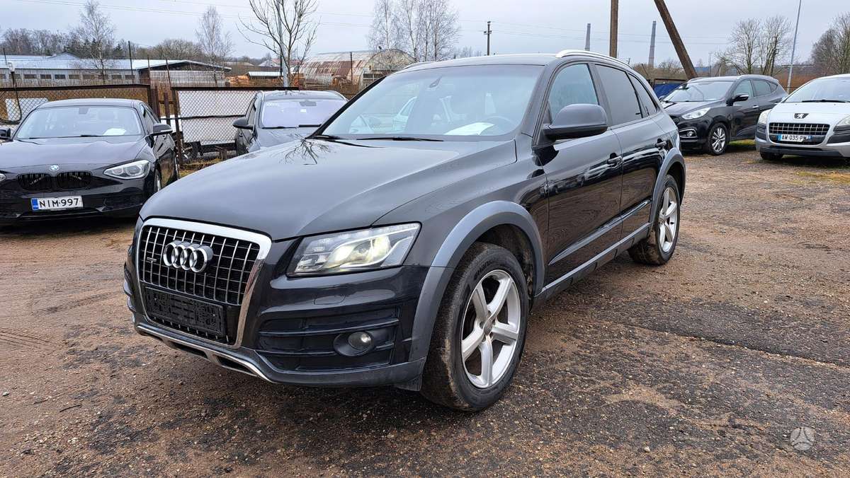 Audi Q5, 2.0 l., off-road / crossover