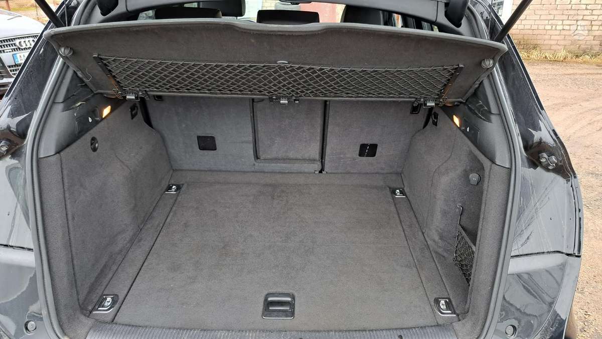Audi Q5, 2.0 l., off-road / crossover