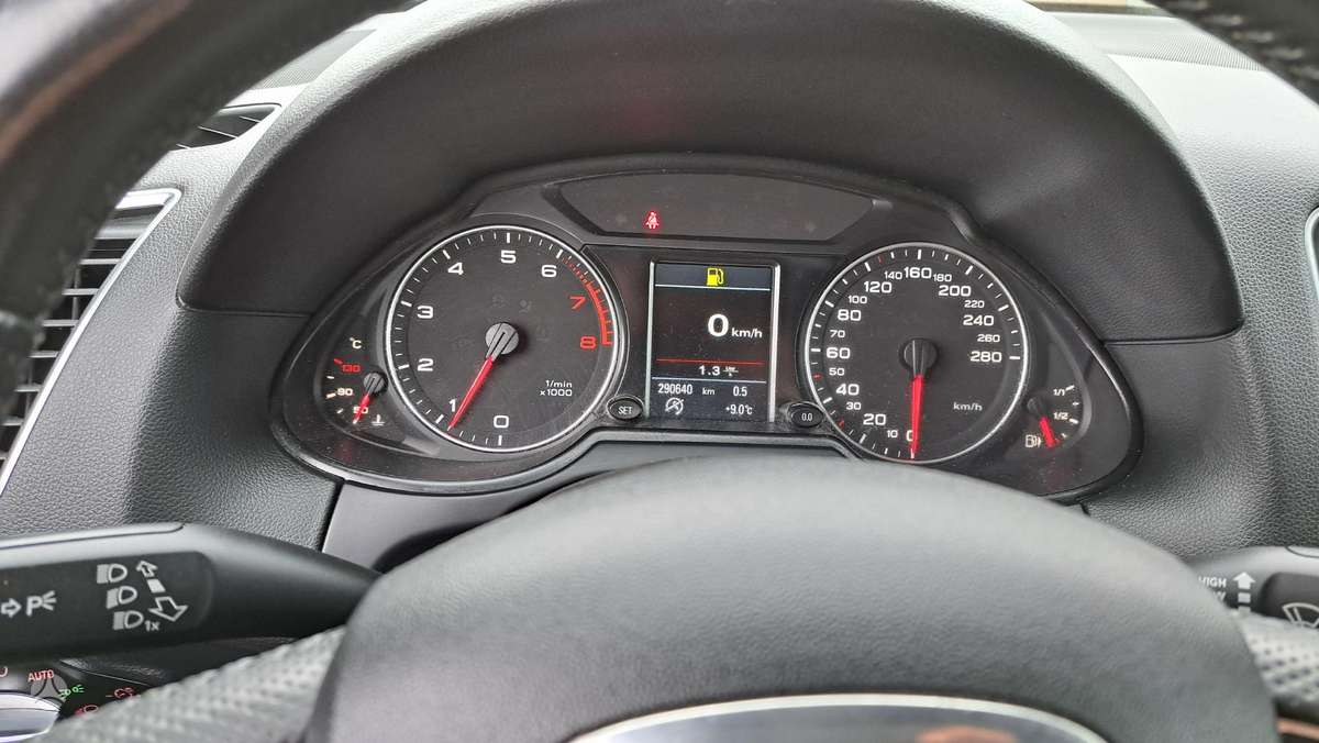 Audi Q5, 2.0 l., off-road / crossover
