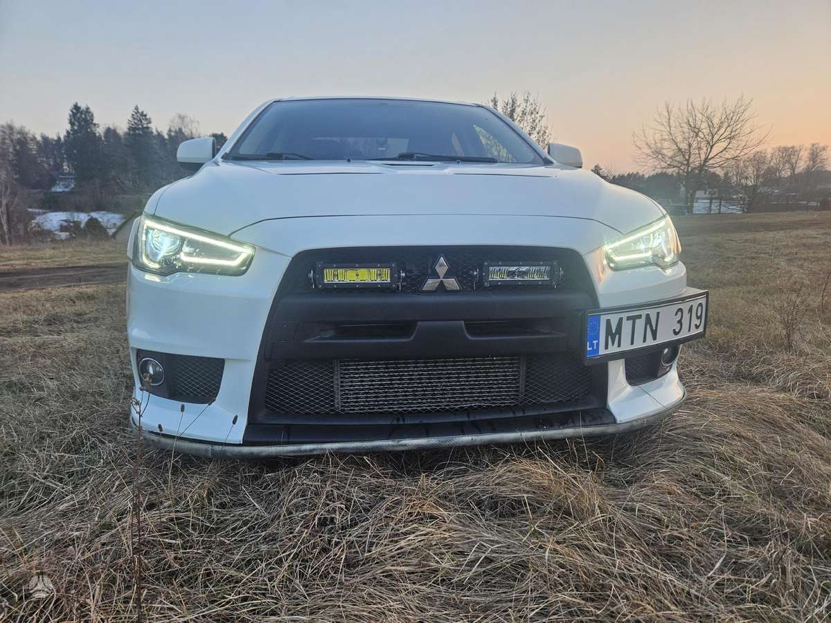 Mitsubishi Lancer Evolution, 2.0 l., sedanas