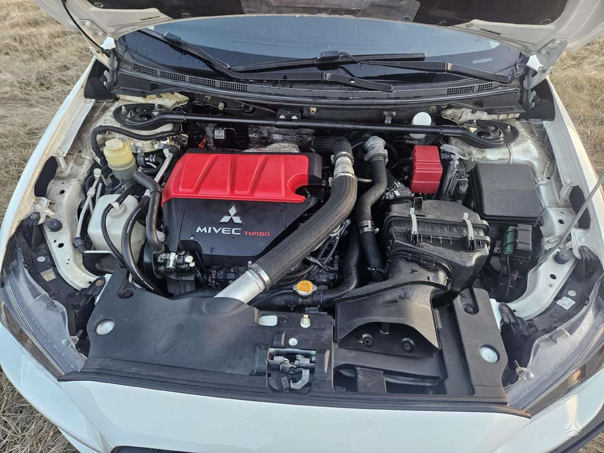 Mitsubishi Lancer Evolution, 2.0 l., sedanas