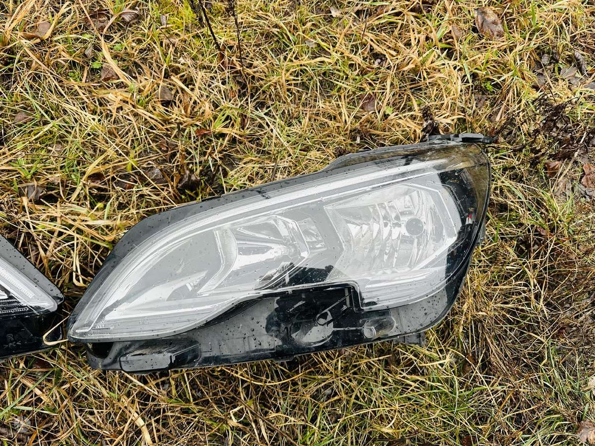 Peugeot 5008 lights