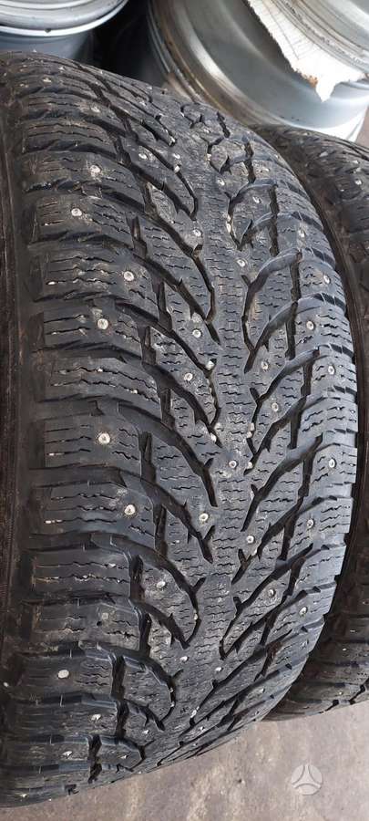 Nokian, зимние 275/45 R20