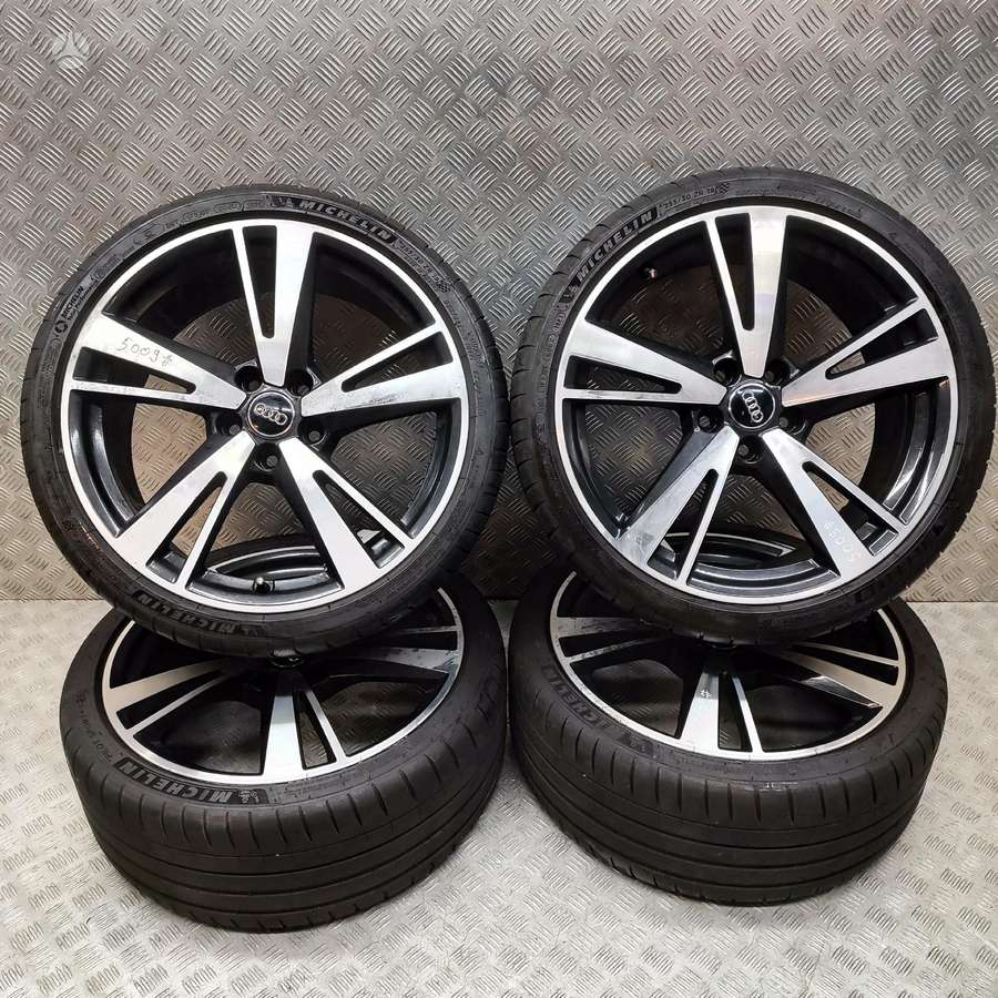 Audi RS3, lengvojo lydinio, R19