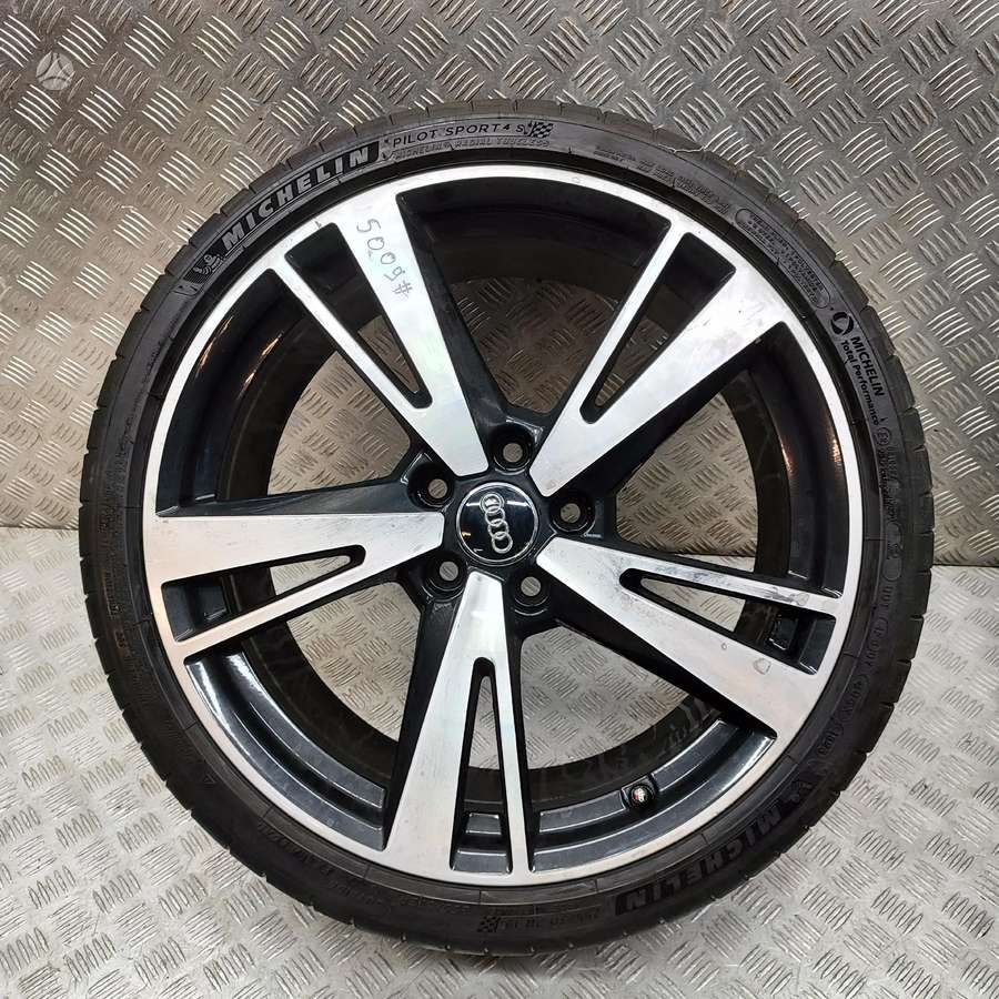 Audi RS3, lengvojo lydinio, R19