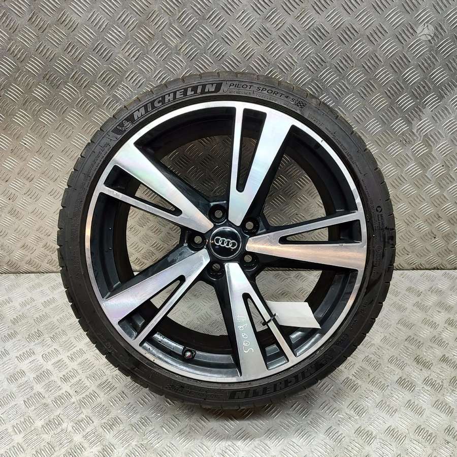 Audi RS3, lengvojo lydinio, R19