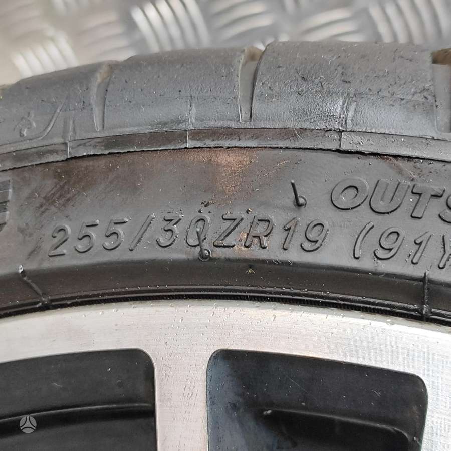 Audi RS3, lengvojo lydinio, R19
