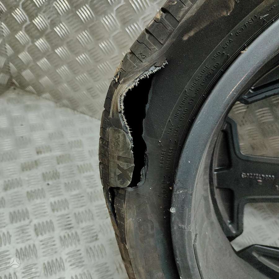 Volvo XC40, lengvojo lydinio, R19
