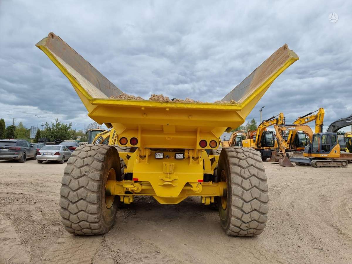Bell B40 D 6x6, самосвалы