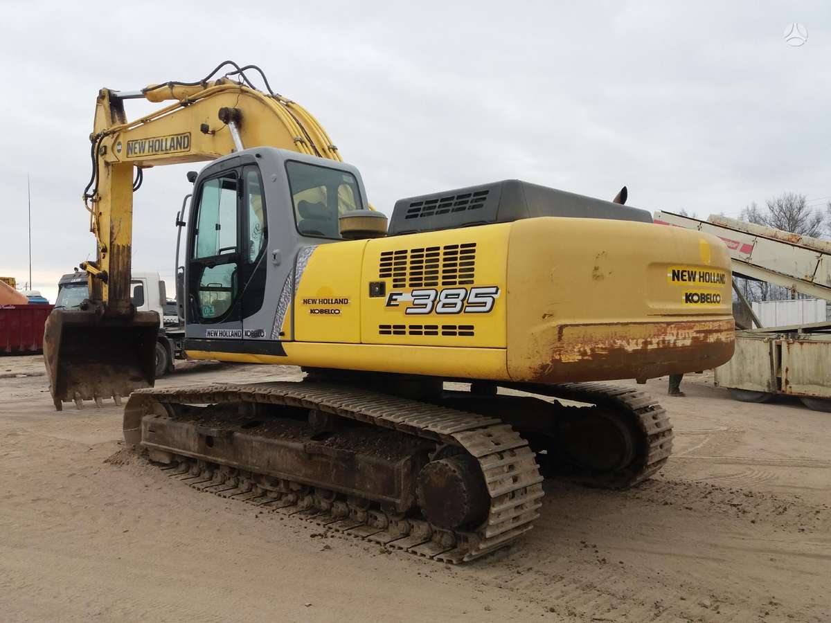 New Holland E385, excavator