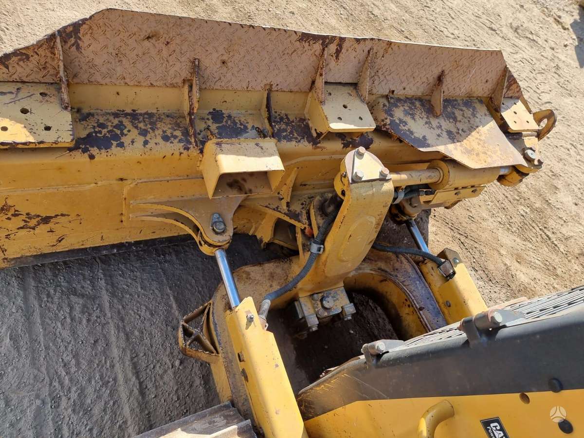 Caterpillar D6K, buldozeriai