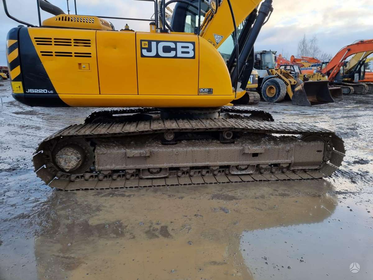 JCB JS220 LC, ekskavatoriai
