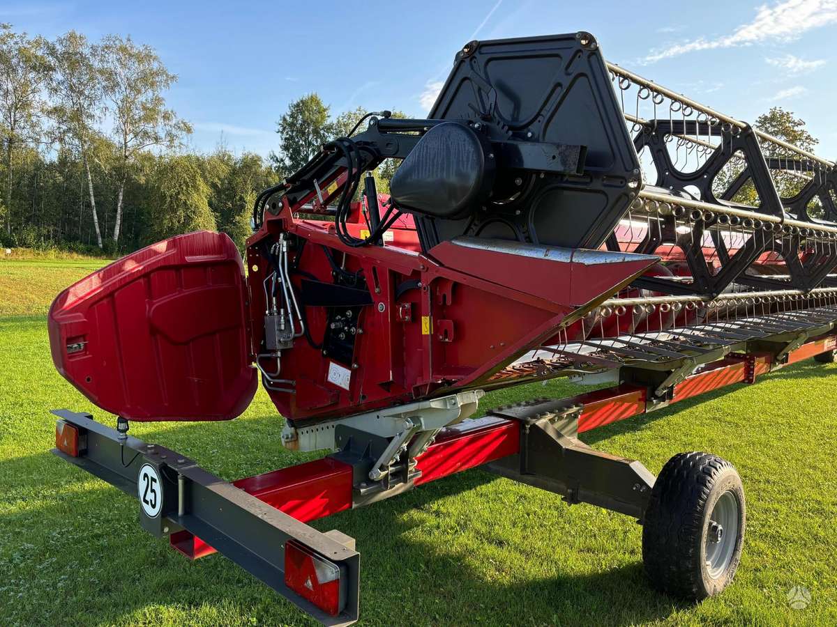 Case-IH New Holland, combine harvesters