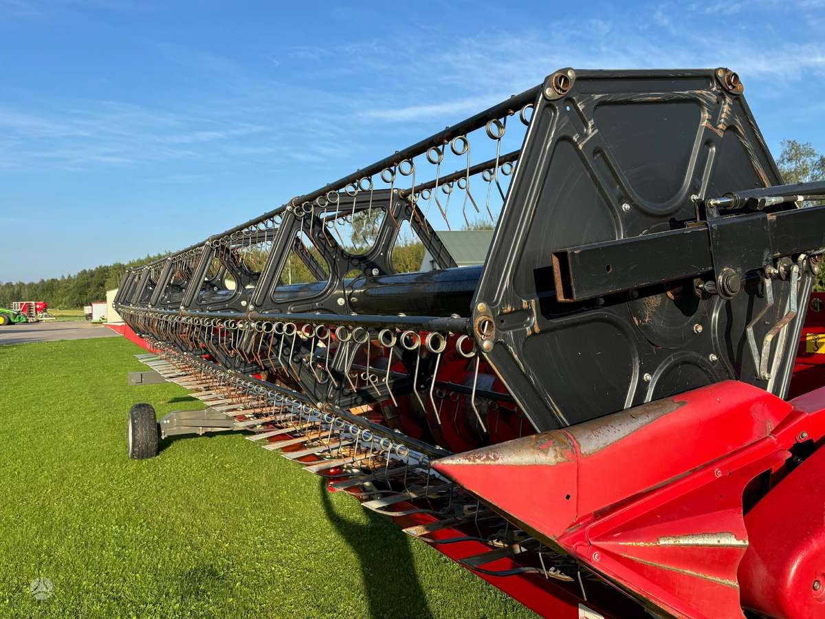 Case-IH New Holland, combine harvesters