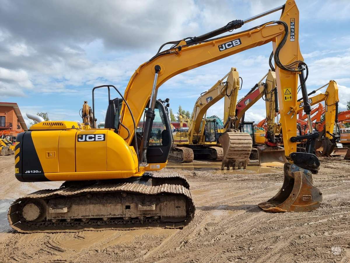 JCB JS130, excavator