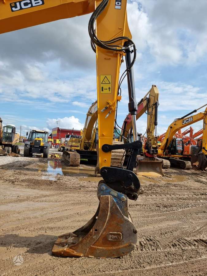 JCB JS130, ekskavatoriai