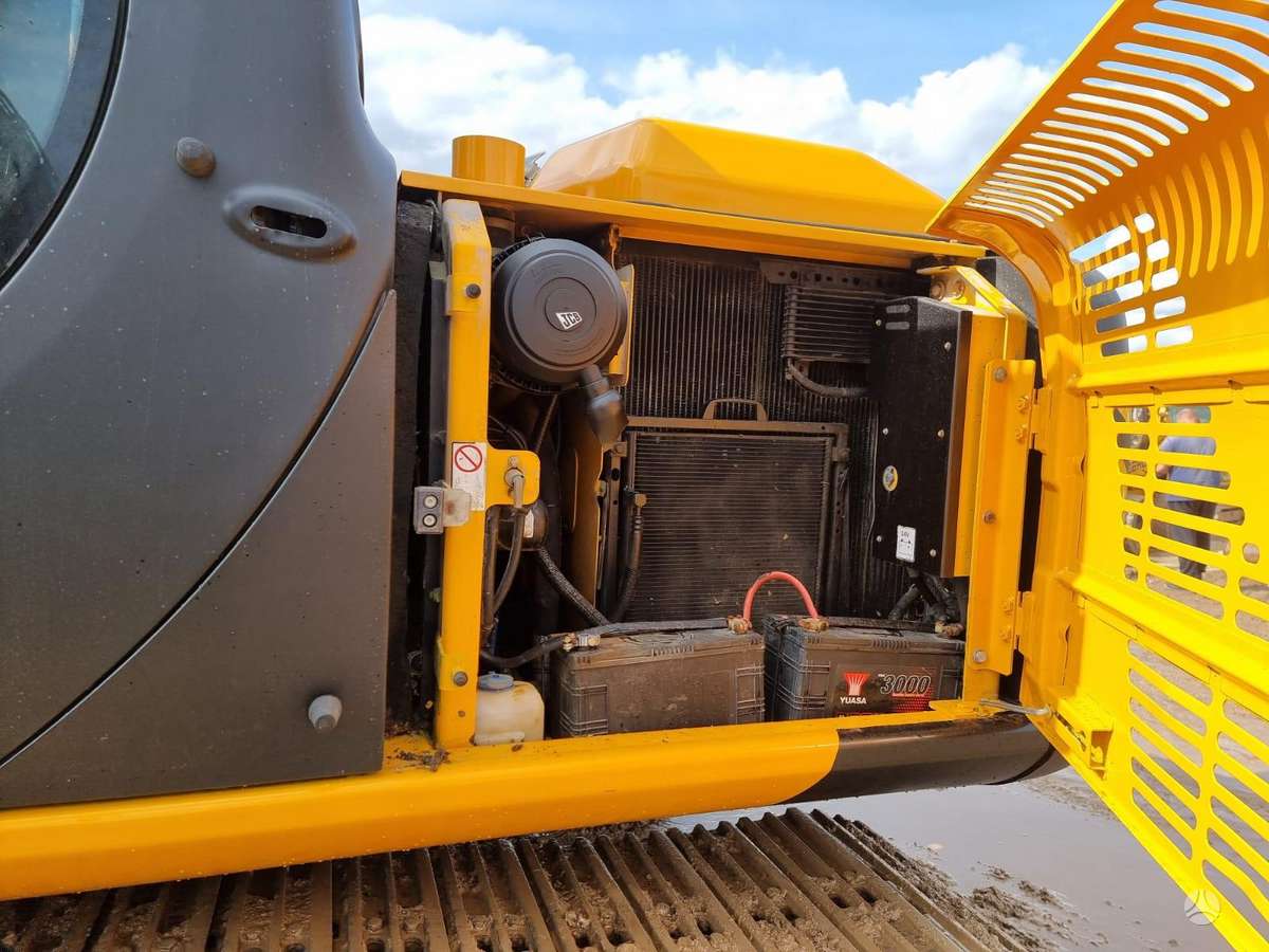 JCB JS130, экскаваторы