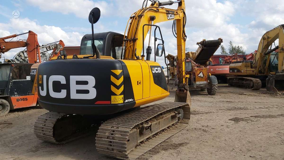 JCB JS130 LC, ekskavatoriai