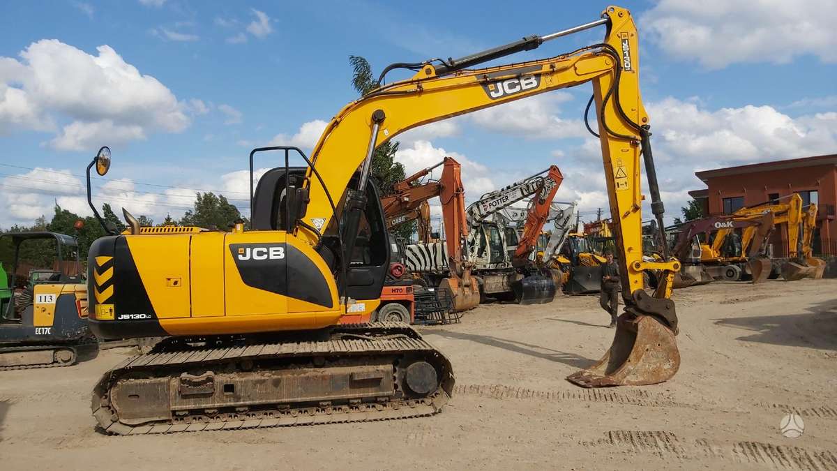 JCB JS130 LC, ekskavatoriai