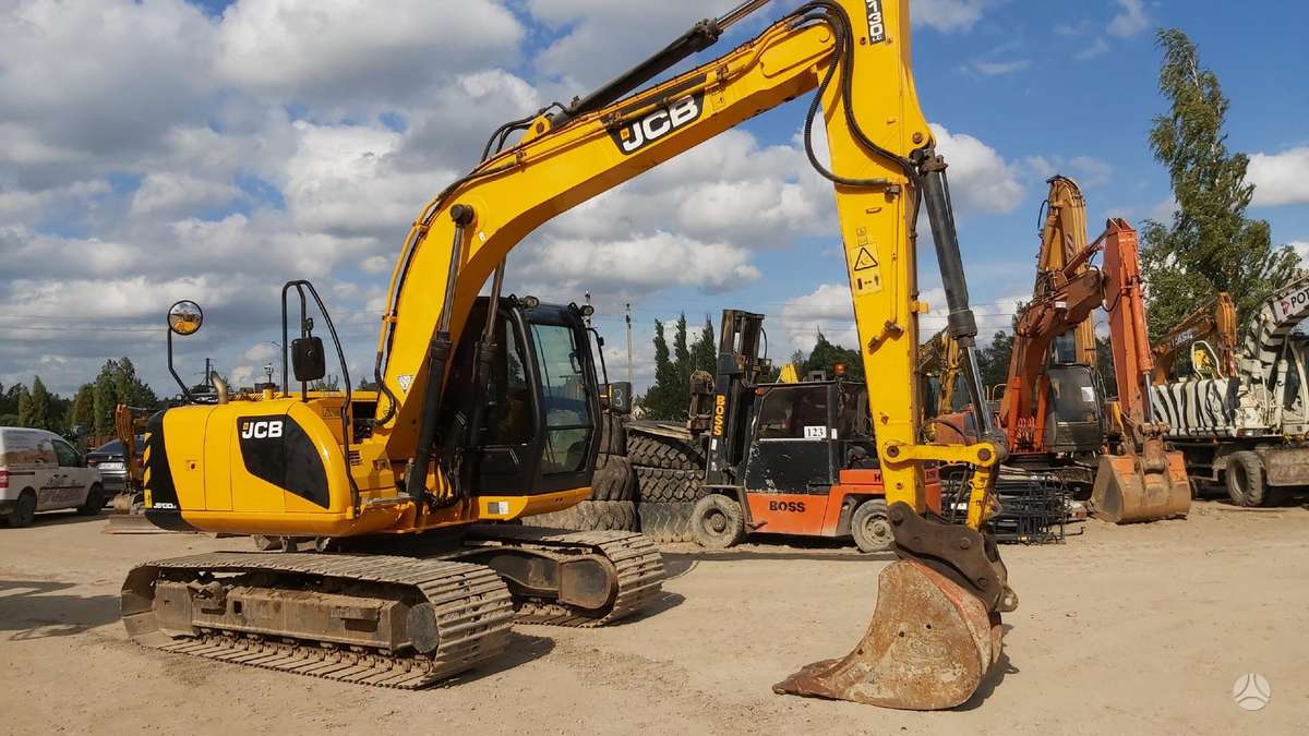 JCB JS130 LC, ekskavatoriai
