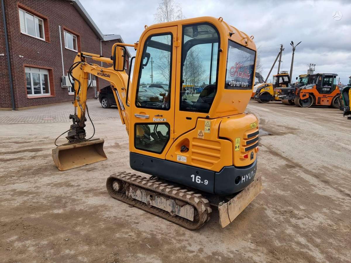 Hyundai R16-9, мини-экскаваторы