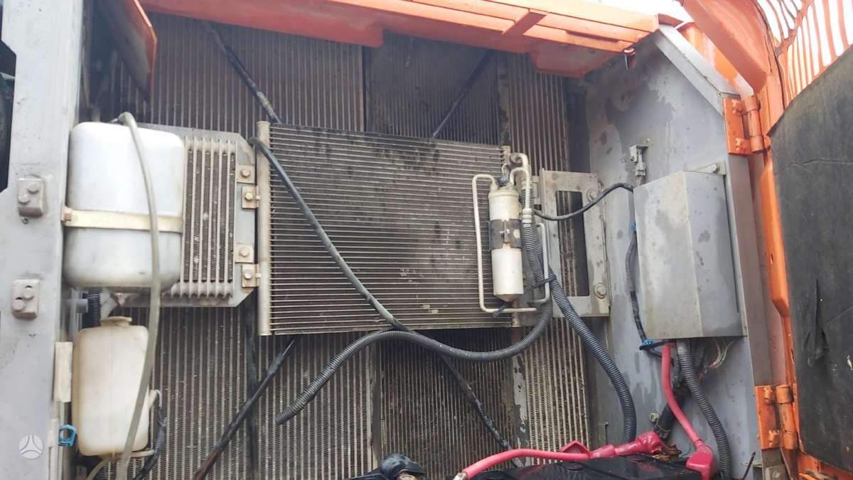 Hitachi ZX280 LC-3, ekskavatoriai