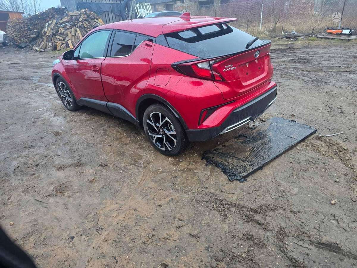 Toyota C-HR for parts