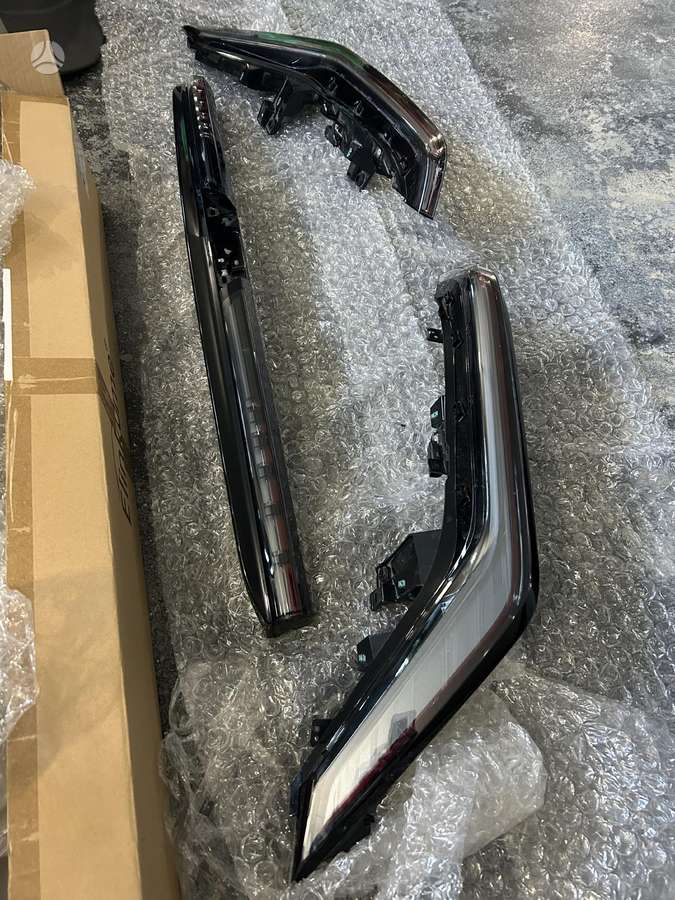 Cadillac Lyriq lights