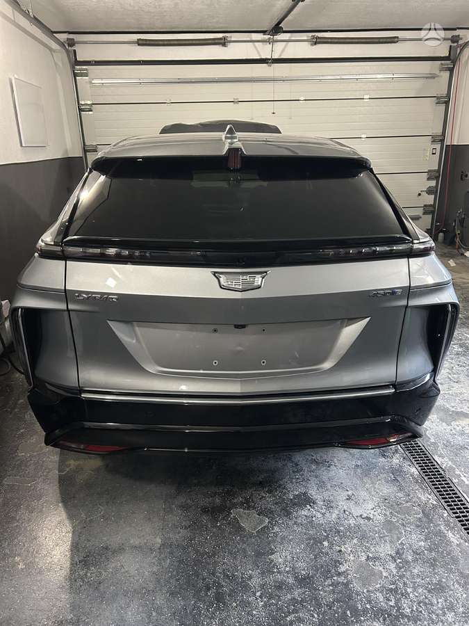 Cadillac Lyriq lights