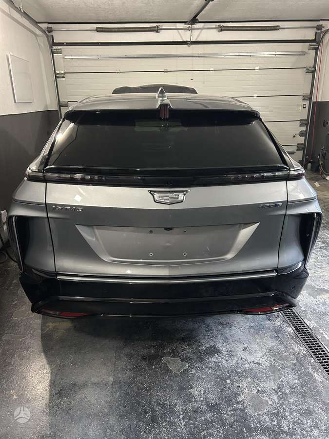Cadillac Lyriq žibintai